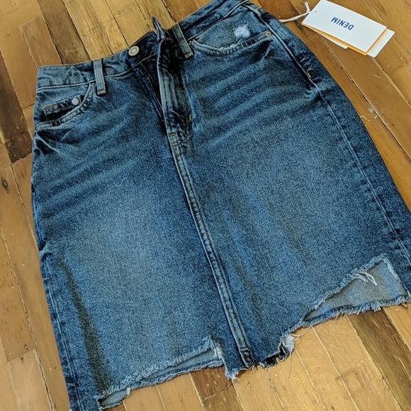 H&M High Rise denim skirt - Picture 3 of 6